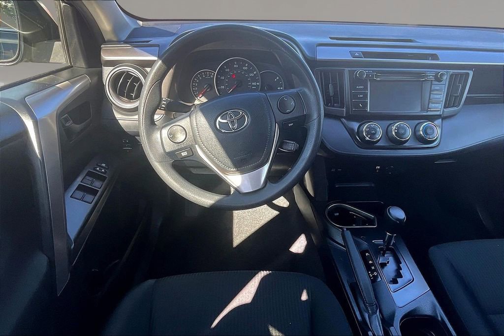 Used 2016 Toyota RAV4 LE AWD/4WD image 8