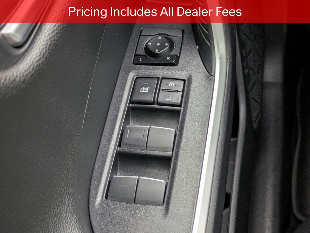 Used 2025 Toyota RAV4 XSE AWD/4WD image 26