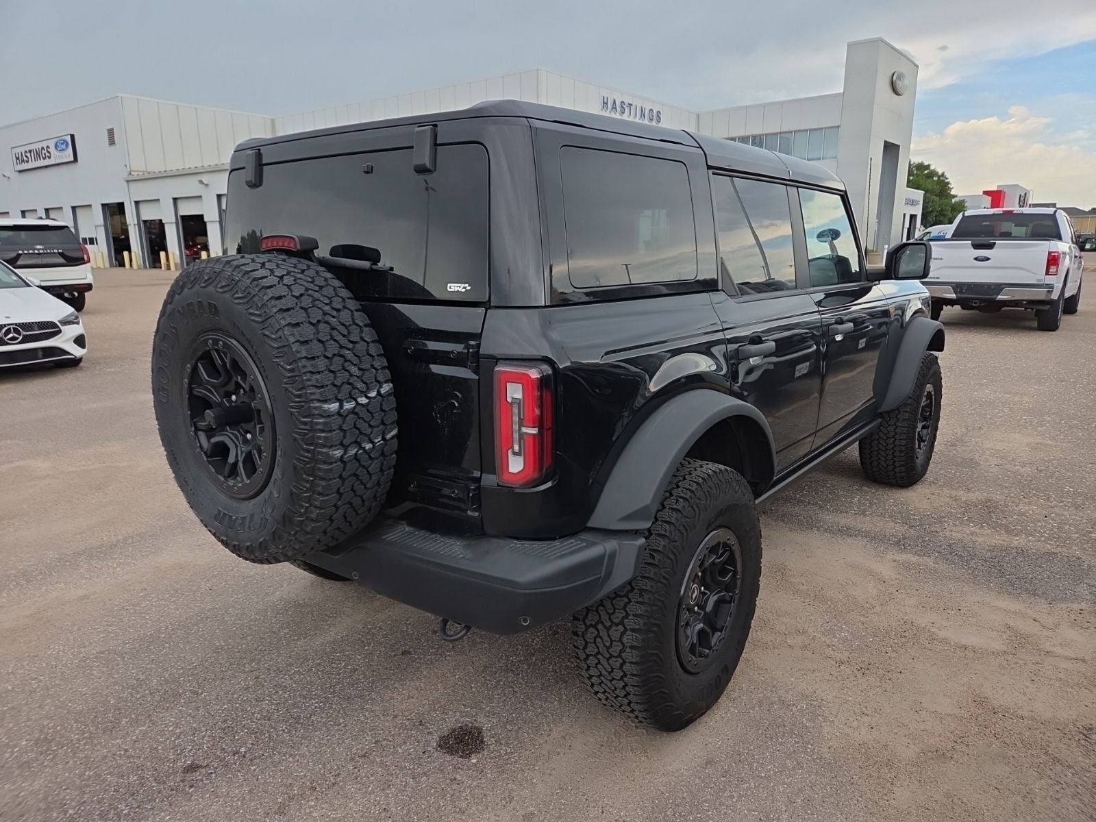 Used 2025 Ford Bronco Badlands AWD/4WD image 9