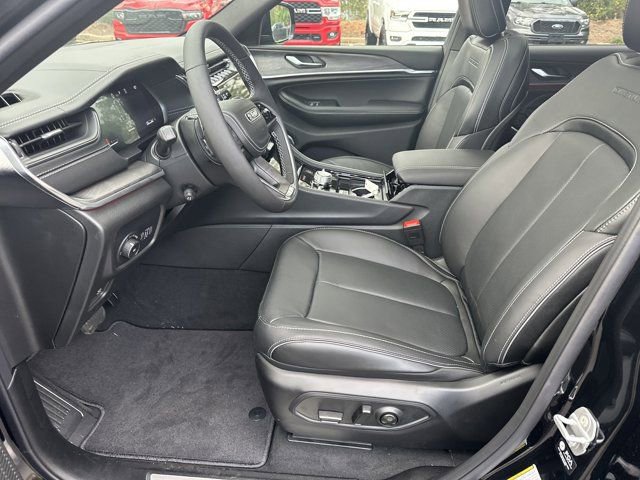 New 2025 Jeep Grand Cherokee L Overland image 9