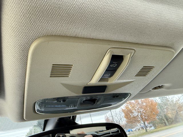 Used 2011 Land Rover LR2 HSE image 37