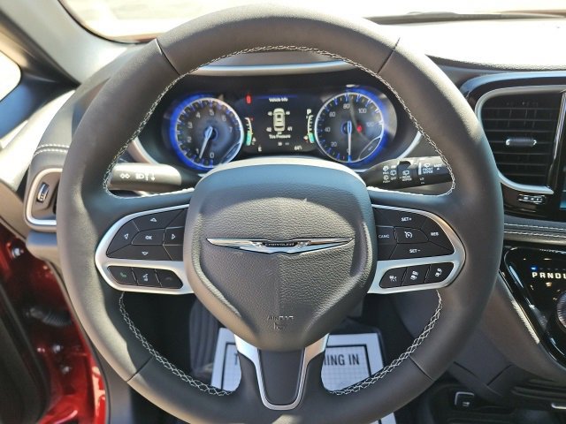New 2026 Chrysler Pacifica Select image 15
