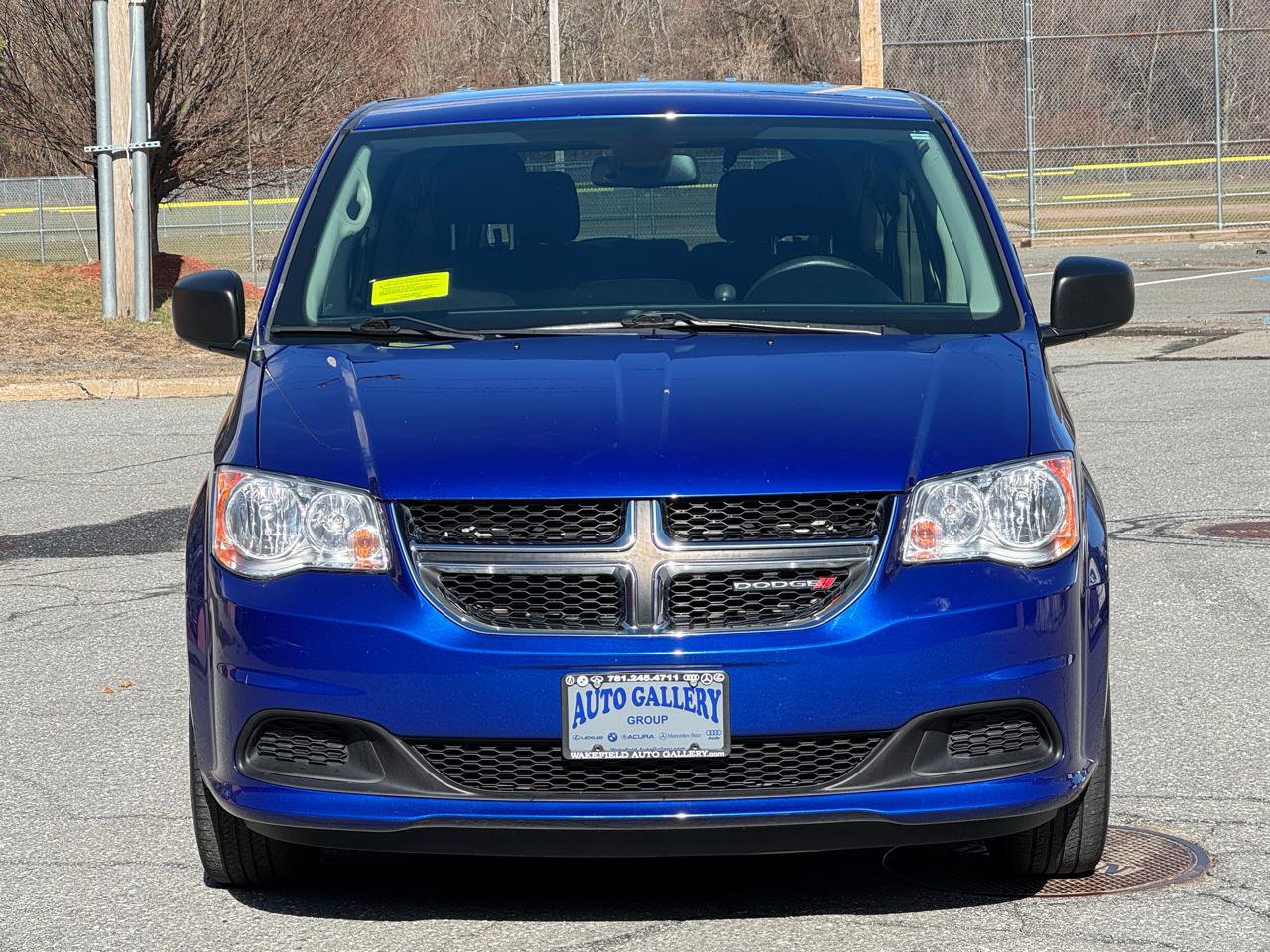 Used 2019 Dodge Grand Caravan SE image 2
