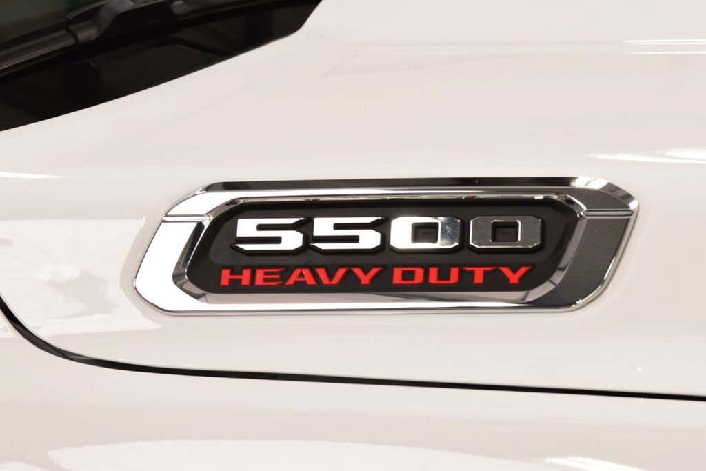 Used 2025 RAM 5500 4x4 Crew Cab image 9