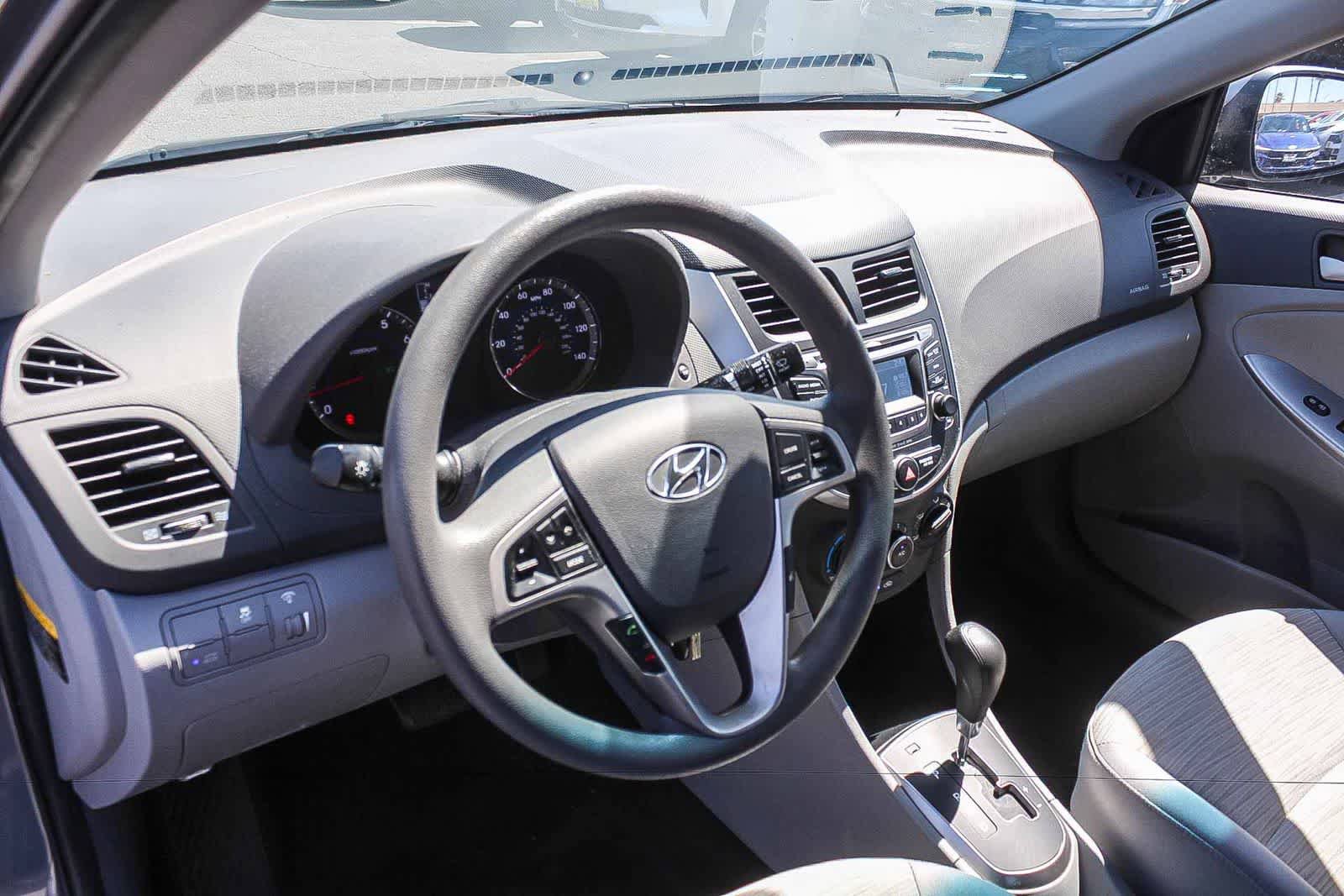 Used 2016 Hyundai Accent SE w/ Option Group 02 FWD image 22