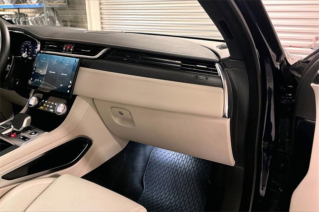 Certified 2025 Jaguar F-PACE R-Dynamic S image 25