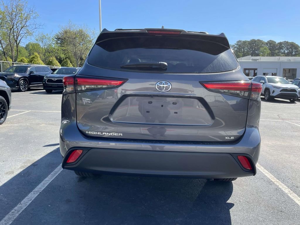 Used 2021 Toyota Highlander XLE image 13