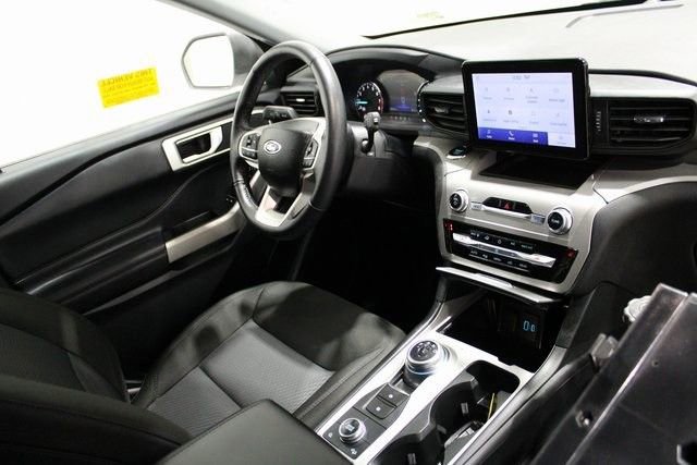 Used 2023 Ford Explorer XLT image 30