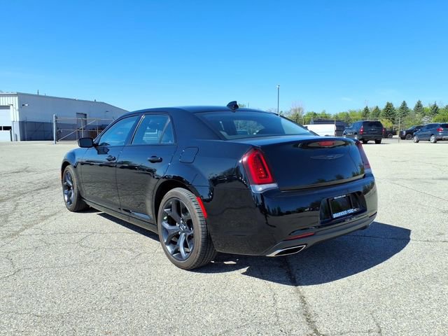Used 2023 Chrysler 300 Touring w/ Sport Appearance Package RWD image 8