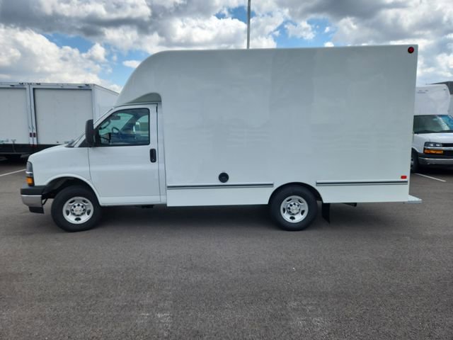 New 2026 Chevrolet Express 3500 w/ Power Convenience Package RWD image 4