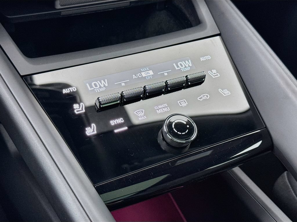 Certified 2025 Porsche Macan Electric RWD image 22