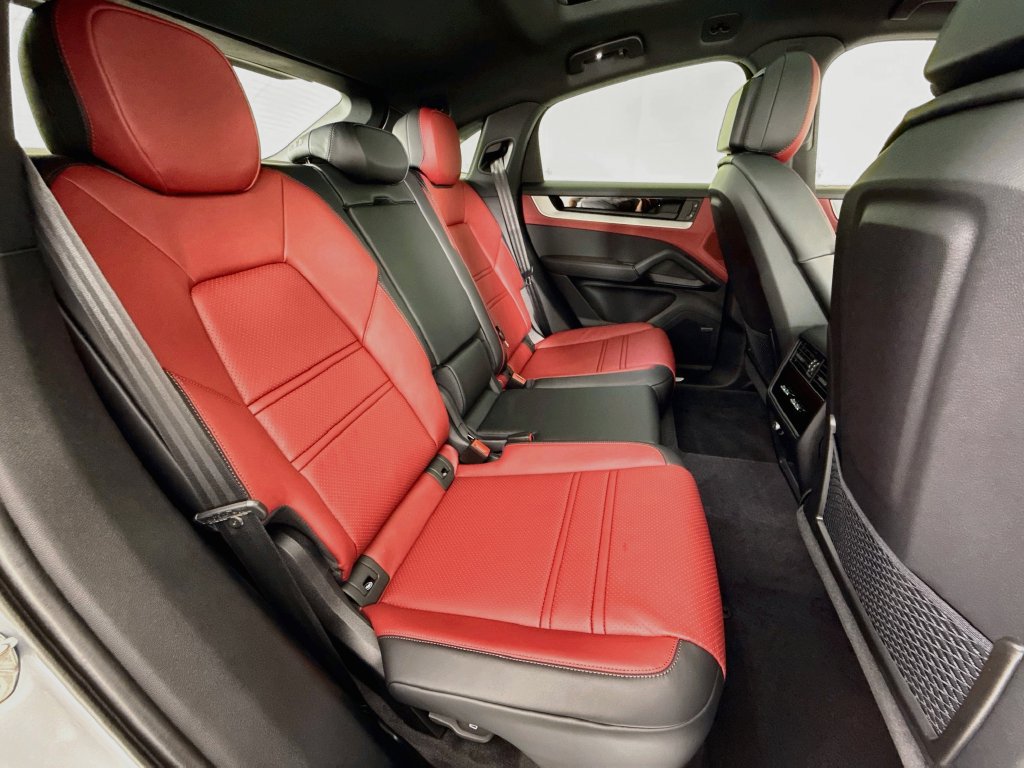 New 2026 Porsche Cayenne Coupe AWD/4WD image 29