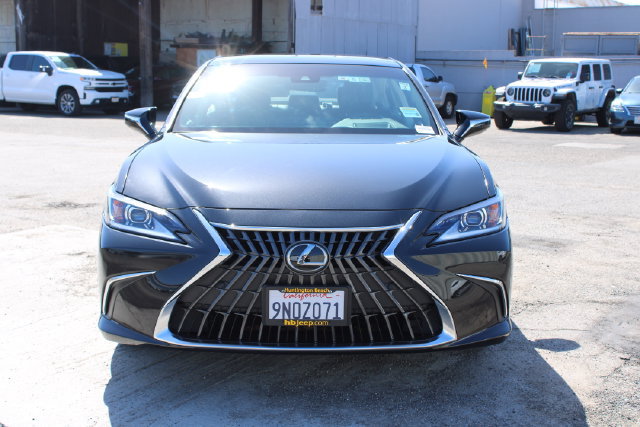 Used 2024 Lexus ES 350 w/ Premium Package FWD image 2