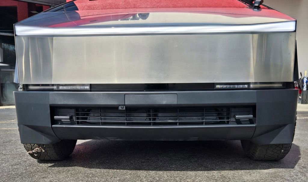 Used 2024 Tesla Cybertruck AWD Crew Cab image 13