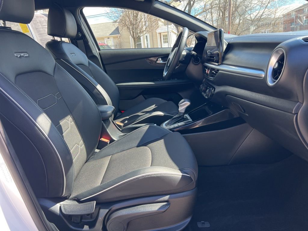 Certified 2023 Kia Forte GT-Line image 29