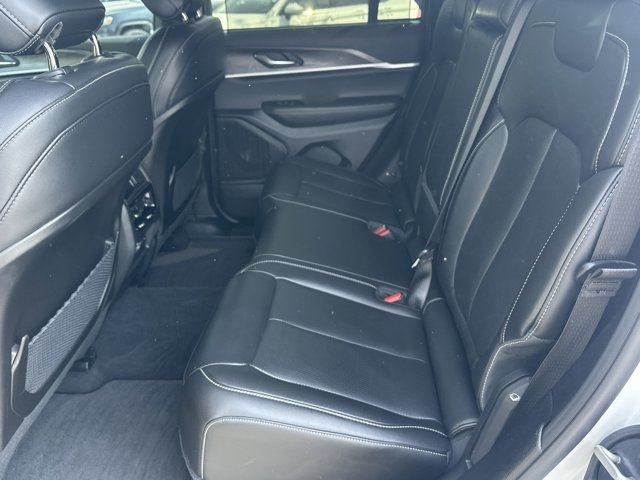 Certified 2025 Jeep Grand Cherokee Limited w/ Luxury Tech Group II image 25