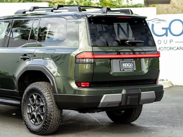 Used 2025 Lexus GX 550 image 10