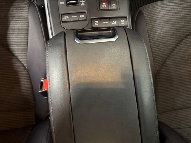 Used 2020 Toyota Highlander LE AWD/4WD image 14