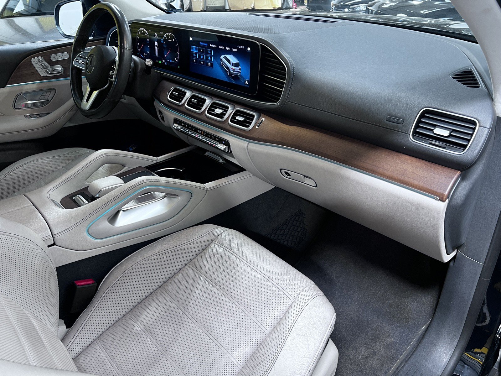 Used 2020 Mercedes-Benz GLS 450 4MATIC image 16