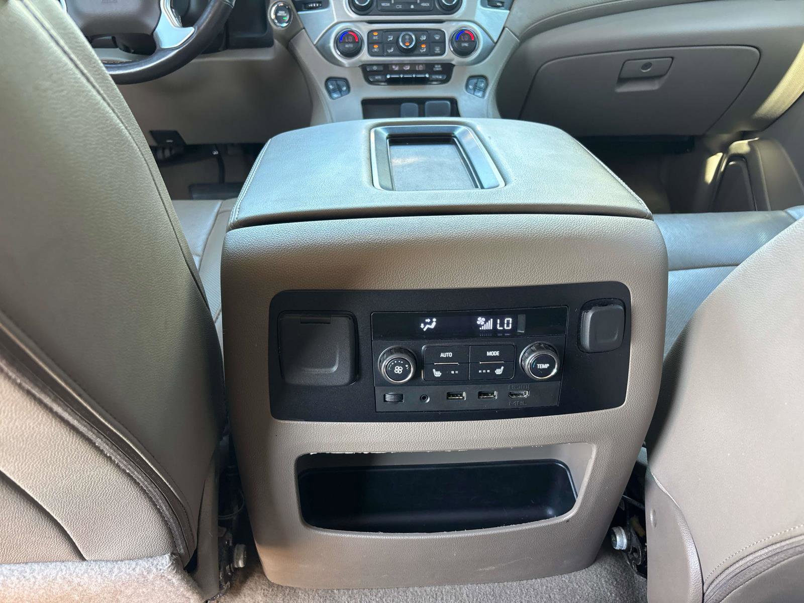 Used 2019 GMC Yukon XL SLT w/ Open Road Package image 12