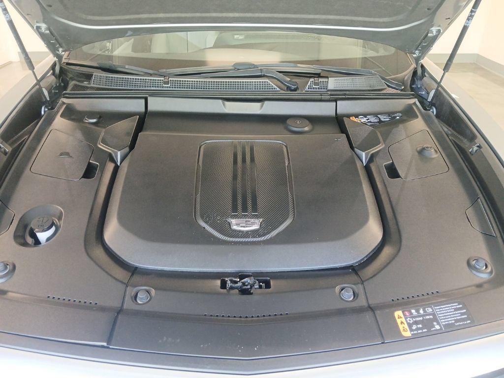 Used 2024 Cadillac Lyriq Luxury w/ LPO, Floor Liner Package AWD/4WD image 24