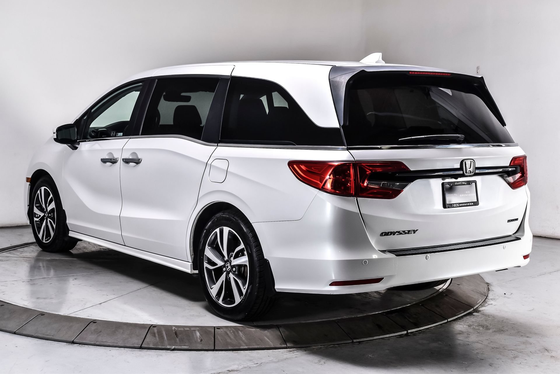 Used 2024 Honda Odyssey Touring image 4