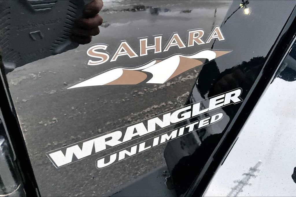 Used 2017 Jeep Wrangler Unlimited Sahara AWD/4WD image 22