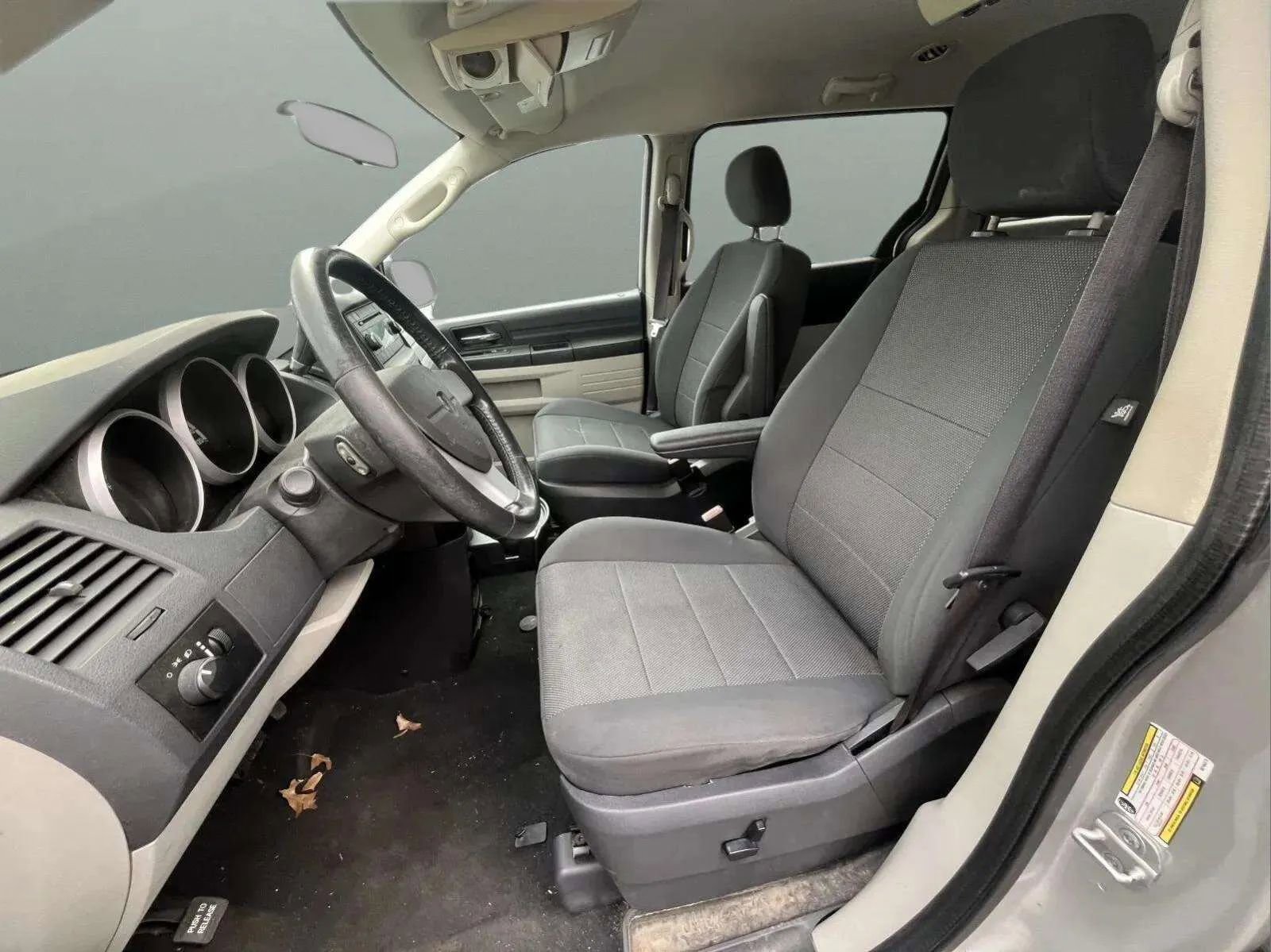 Used 2008 Dodge Grand Caravan SE FWD image 7