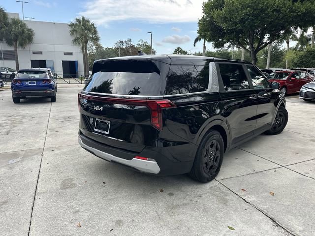 Used 2025 Kia Carnival FWD image 33