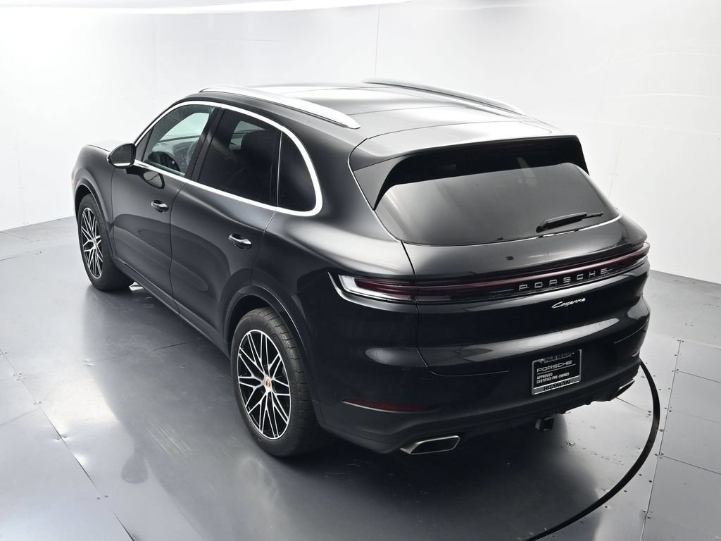 Certified 2025 Porsche Cayenne AWD/4WD image 34
