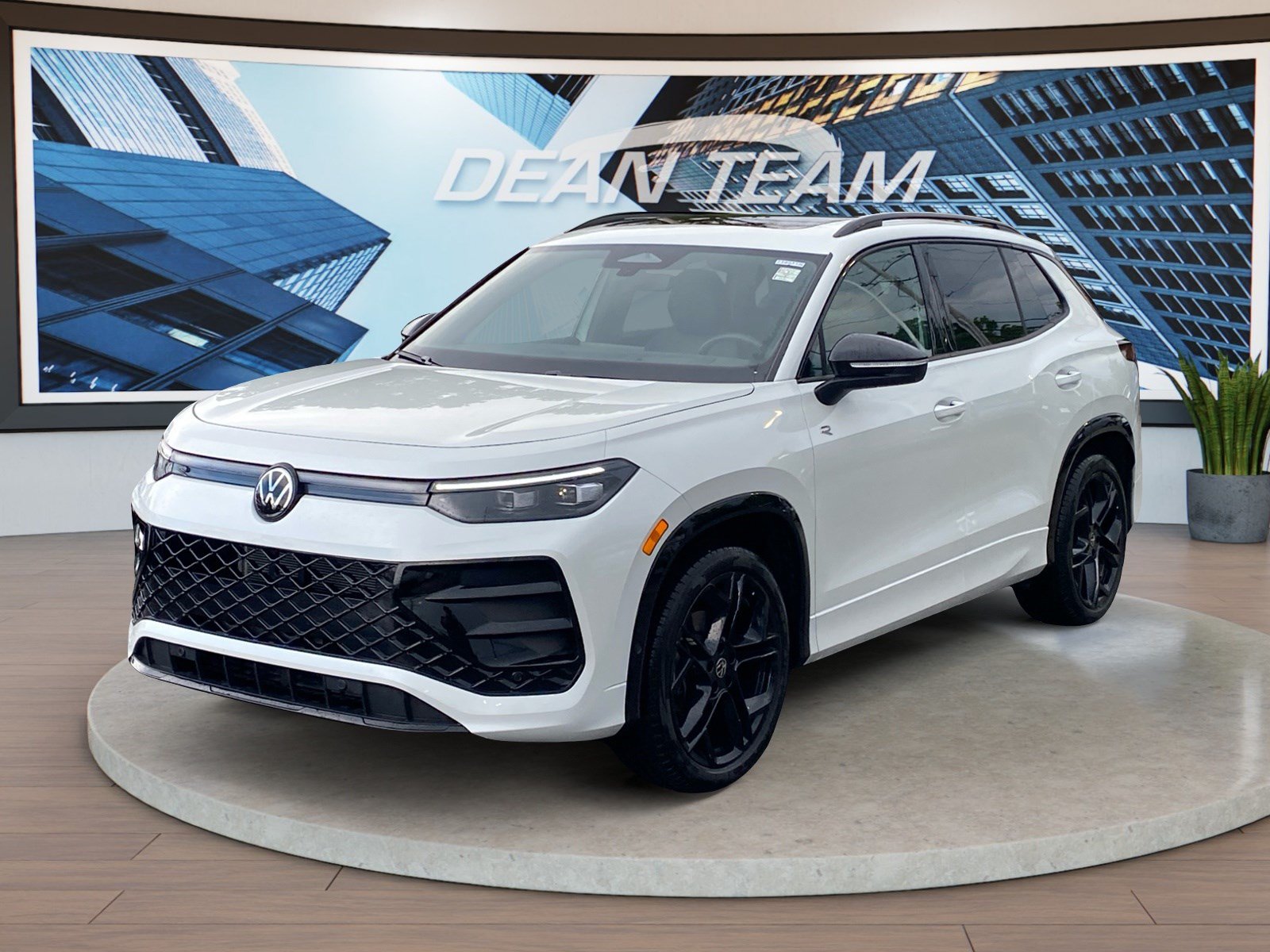 New 2026 Volkswagen Tiguan SE R-Line FWD image 3