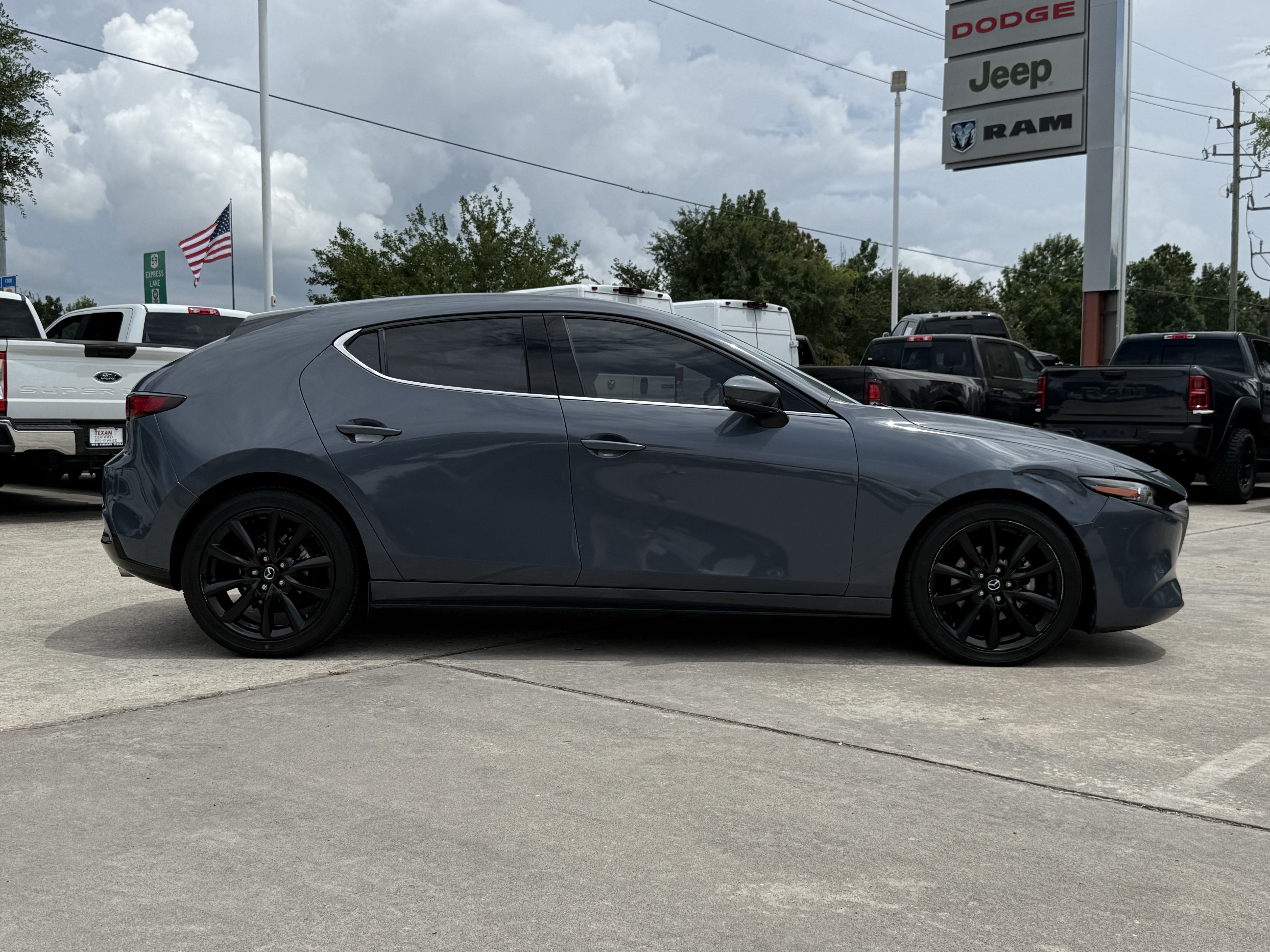 Used 2020 MAZDA MAZDA3 AWD Hatchback w/ Premium Pkg image 3