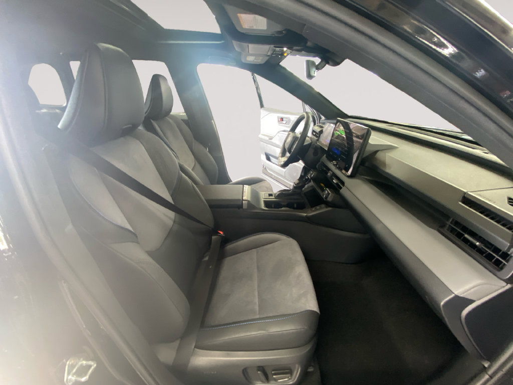 Used 2026 Toyota RAV4 XSE w/ Weather Package AWD/4WD image 15