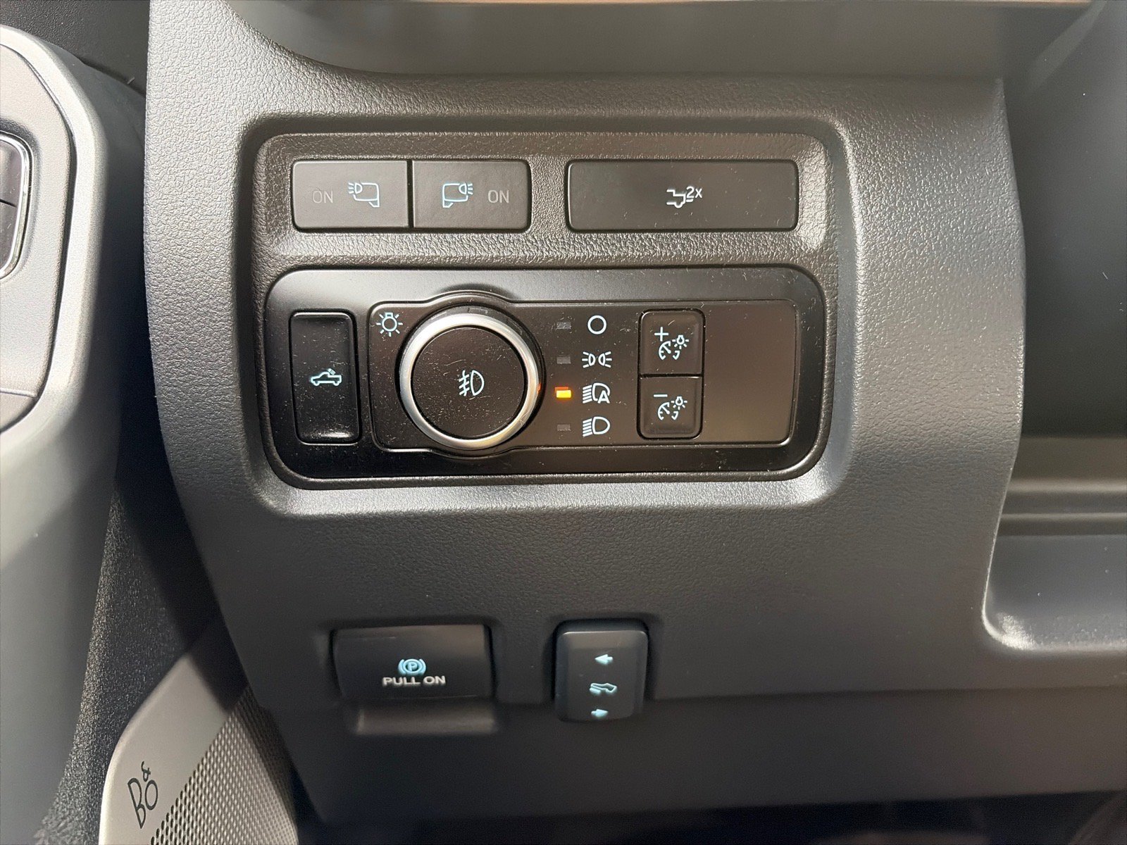 Used 2023 Ford F250 Lariat w/ Sport Appearance Package AWD/4WD image 32