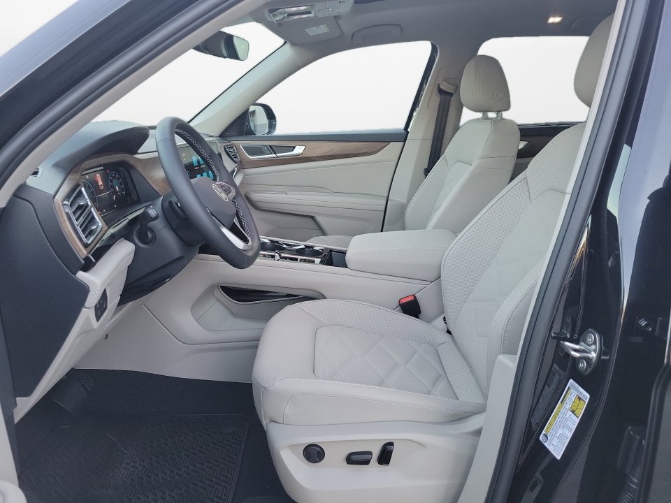 New 2026 Volkswagen Atlas SE image 9