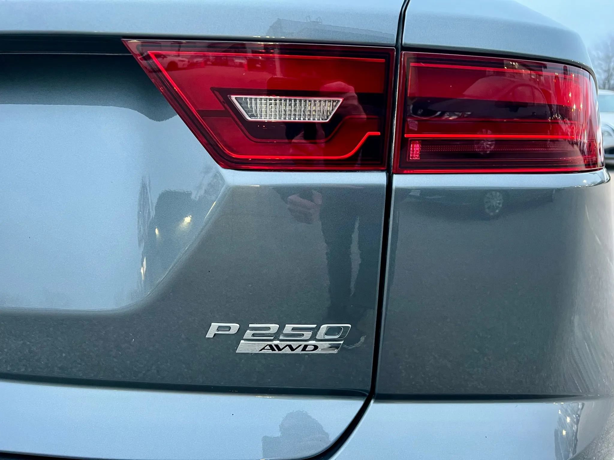 Used 2020 Jaguar E-PACE SE AWD/4WD image 13