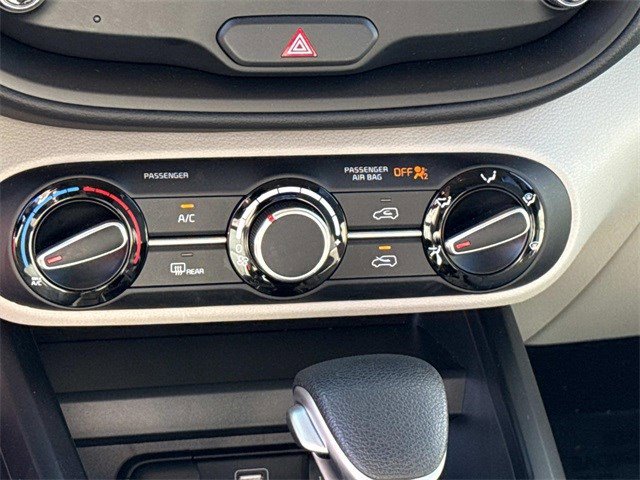 Certified 2025 Kia Soul LX w/ LX Technology Package image 21