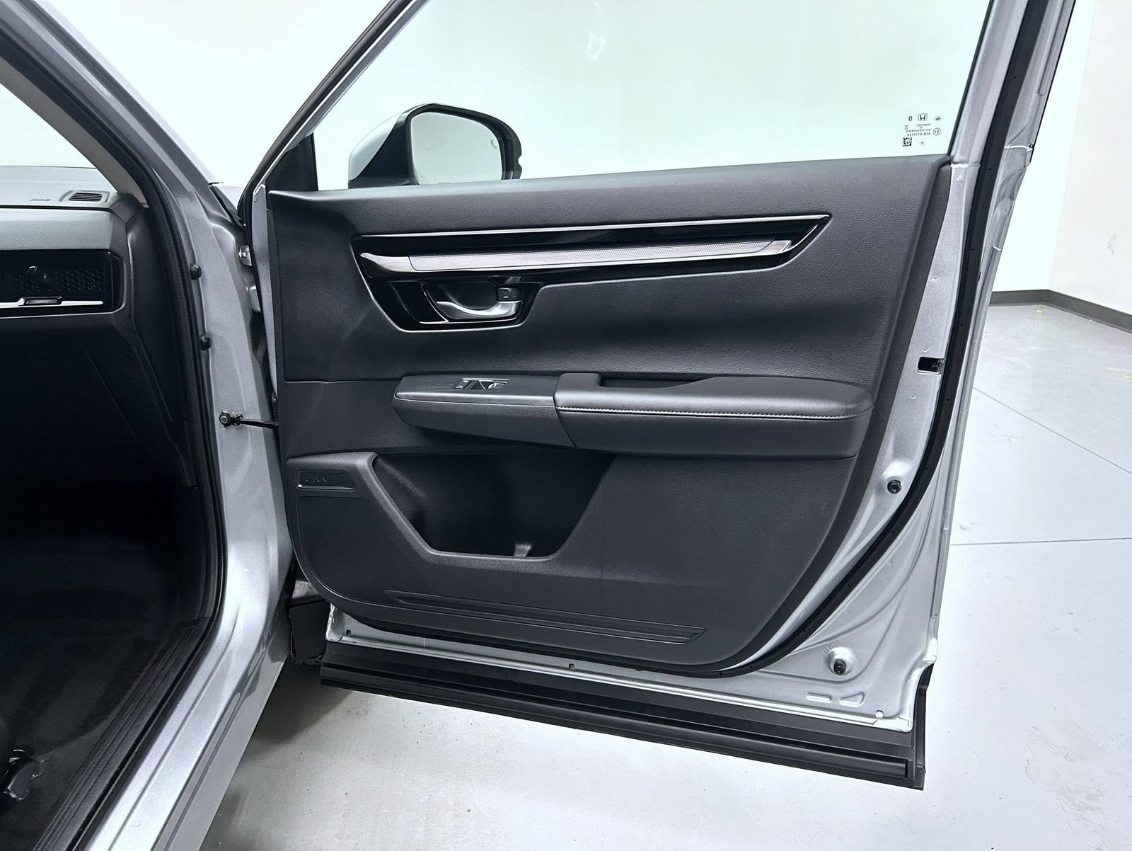 Used 2025 Honda CR-V EX-L image 16