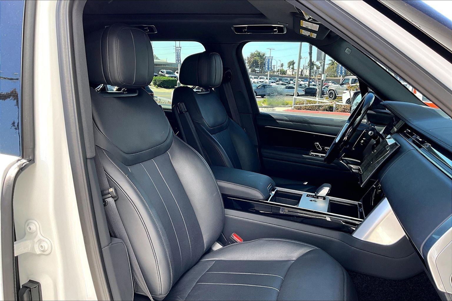 Used 2024 Land Rover Range Rover SE image 7