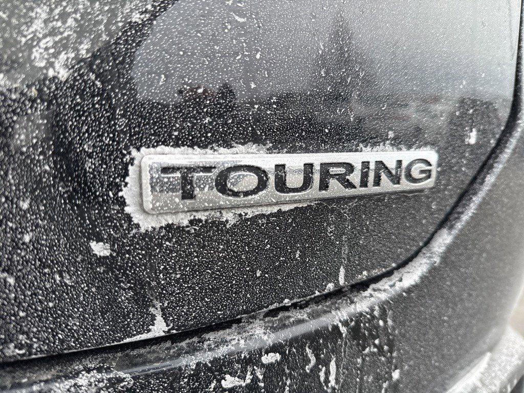 Certified 2025 Honda Pilot Touring image 4