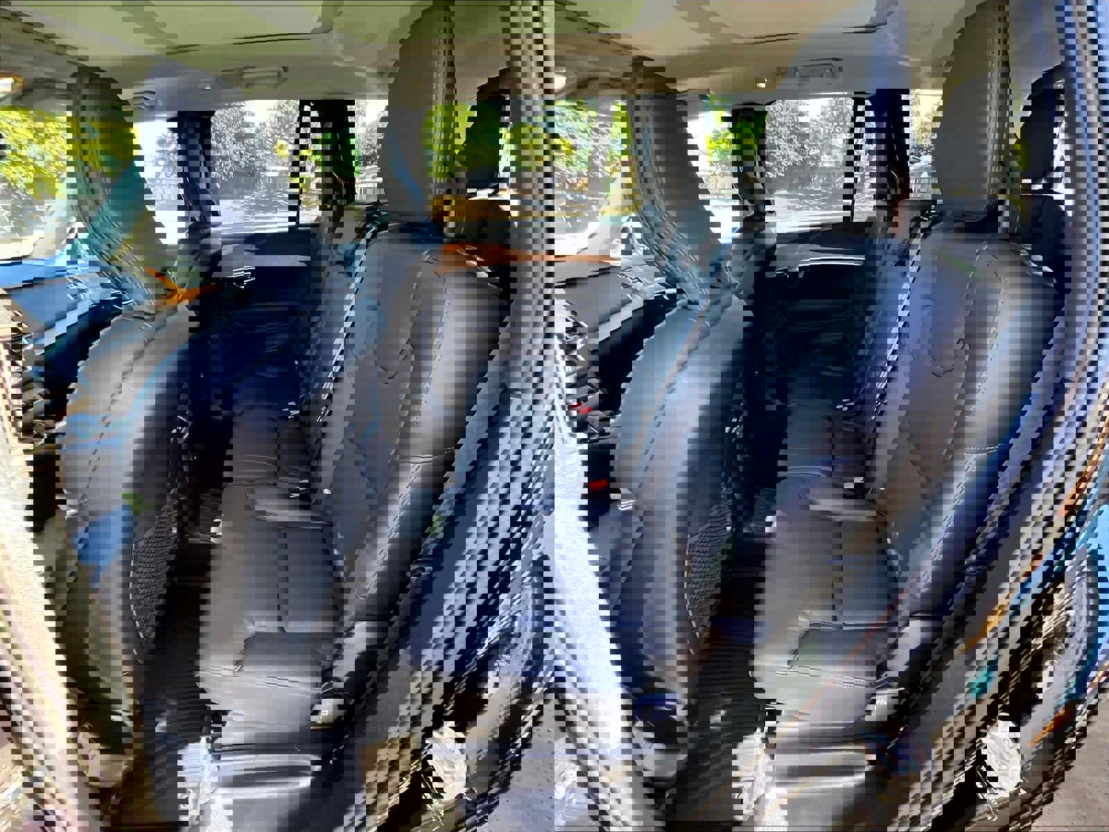 Used 2025 Volvo XC90 T8 Plus w/ Protection Package Premier image 28