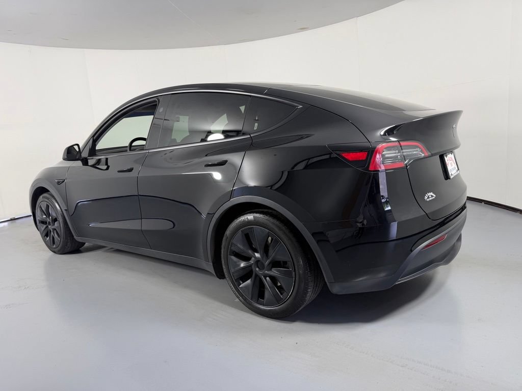 Used 2024 Tesla Model Y Long Range AWD/4WD image 7