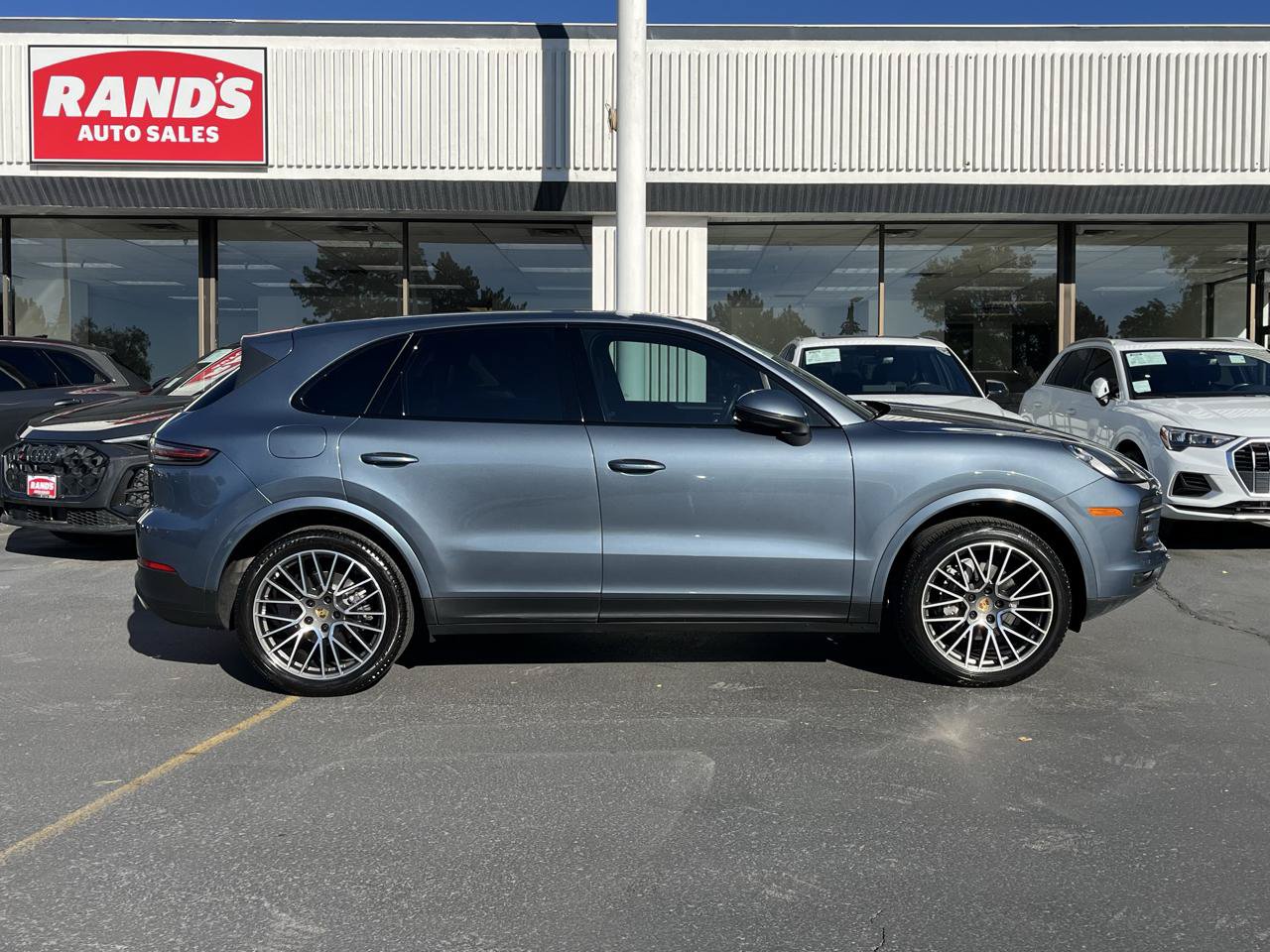 Used 2020 Porsche Cayenne AWD/4WD image 2