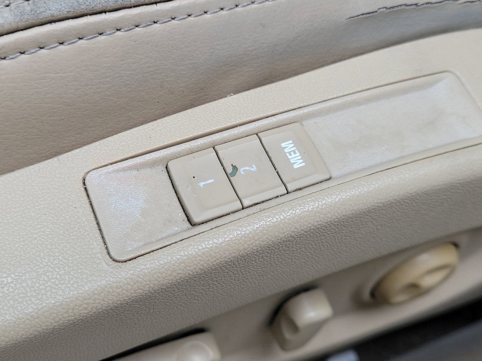 Used 2010 Buick LaCrosse CXL FWD image 10
