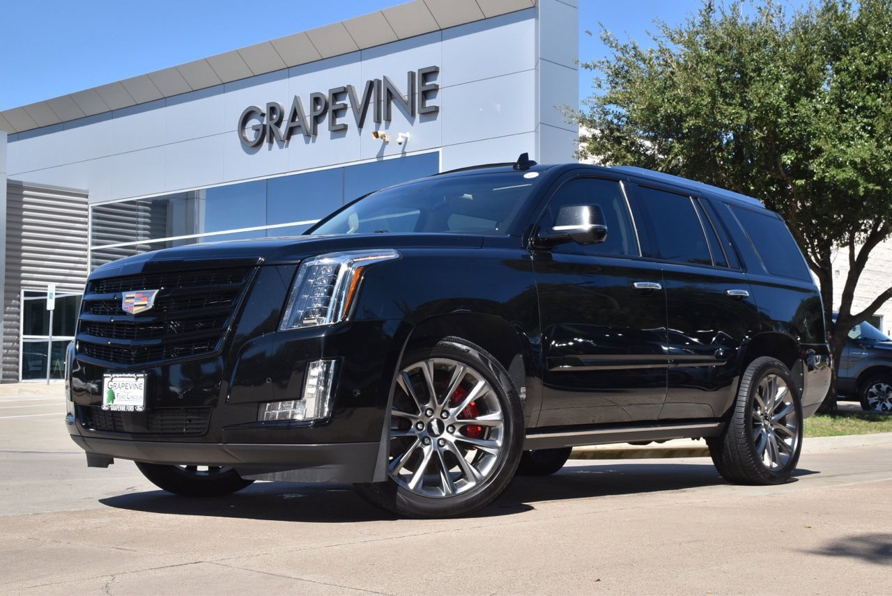 Used 2019 Cadillac Escalade Premium Luxury w/ Escalade Sport Edition AWD/4WD image 2