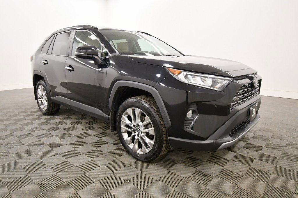 Used 2019 Toyota RAV4 Limited image 10