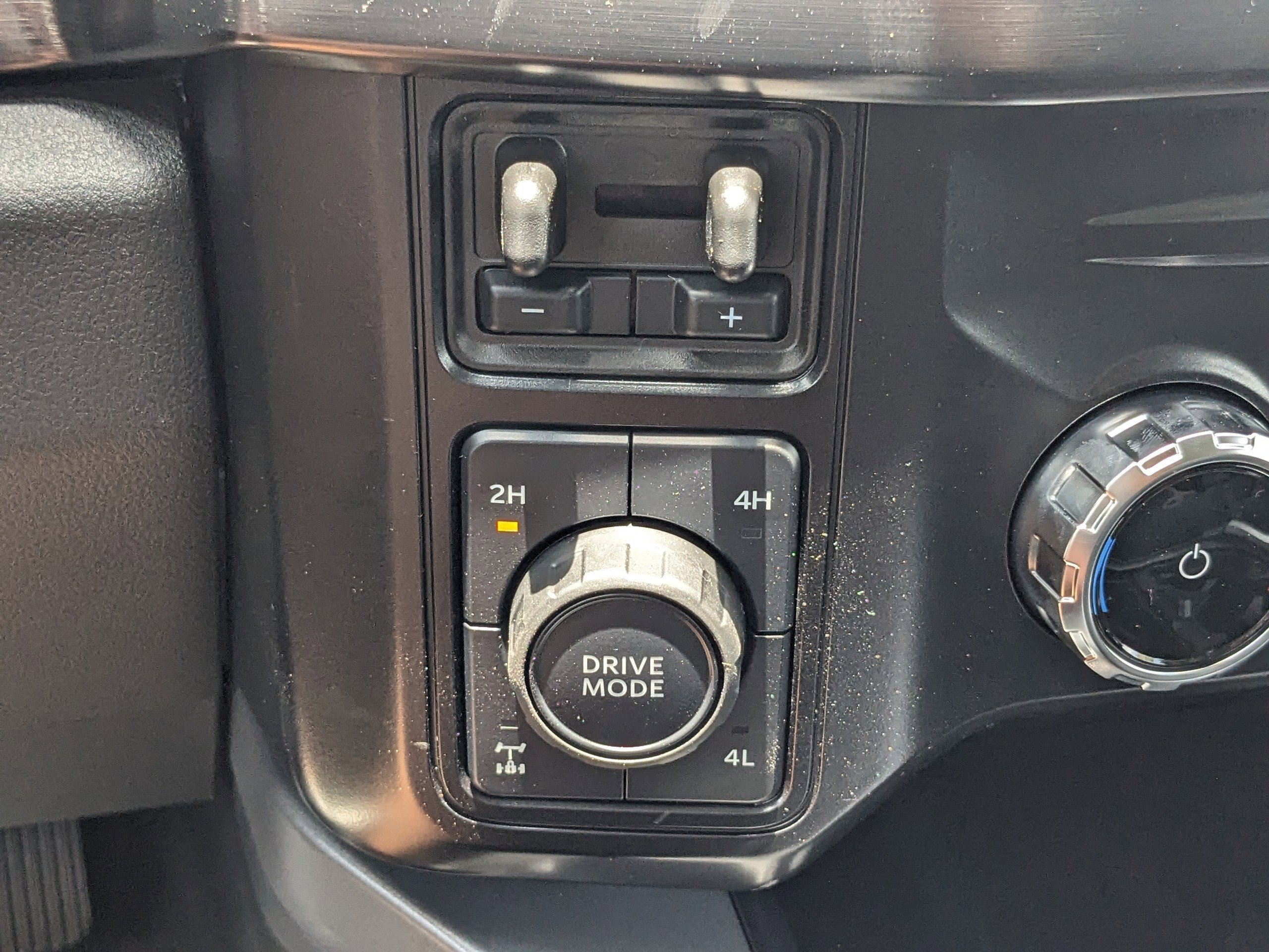 New 2025 Ford F350 Lariat w/ Lariat Ultimate Package image 27