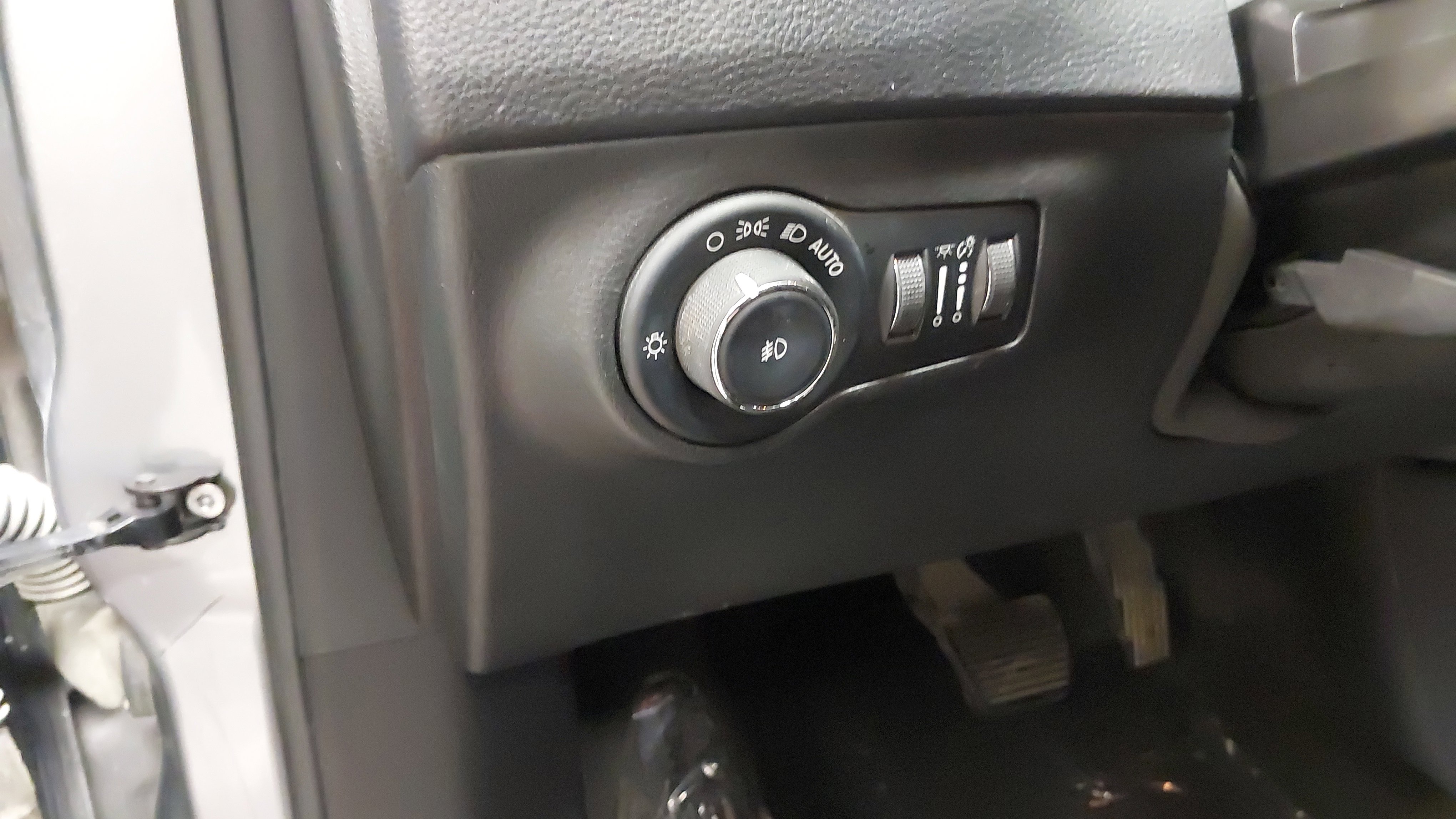 Used 2017 Jeep Compass Latitude w/ Popular Equipment Group image 31