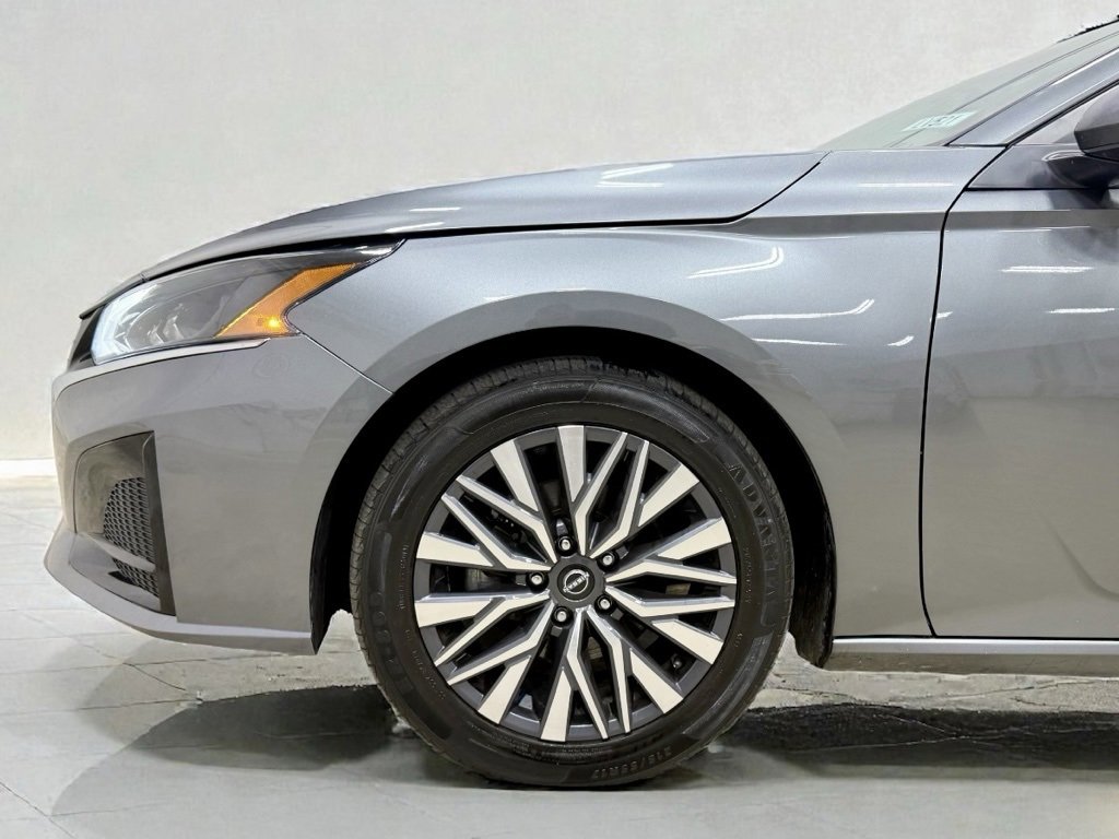 Used 2023 Nissan Altima 2.5 SV image 3