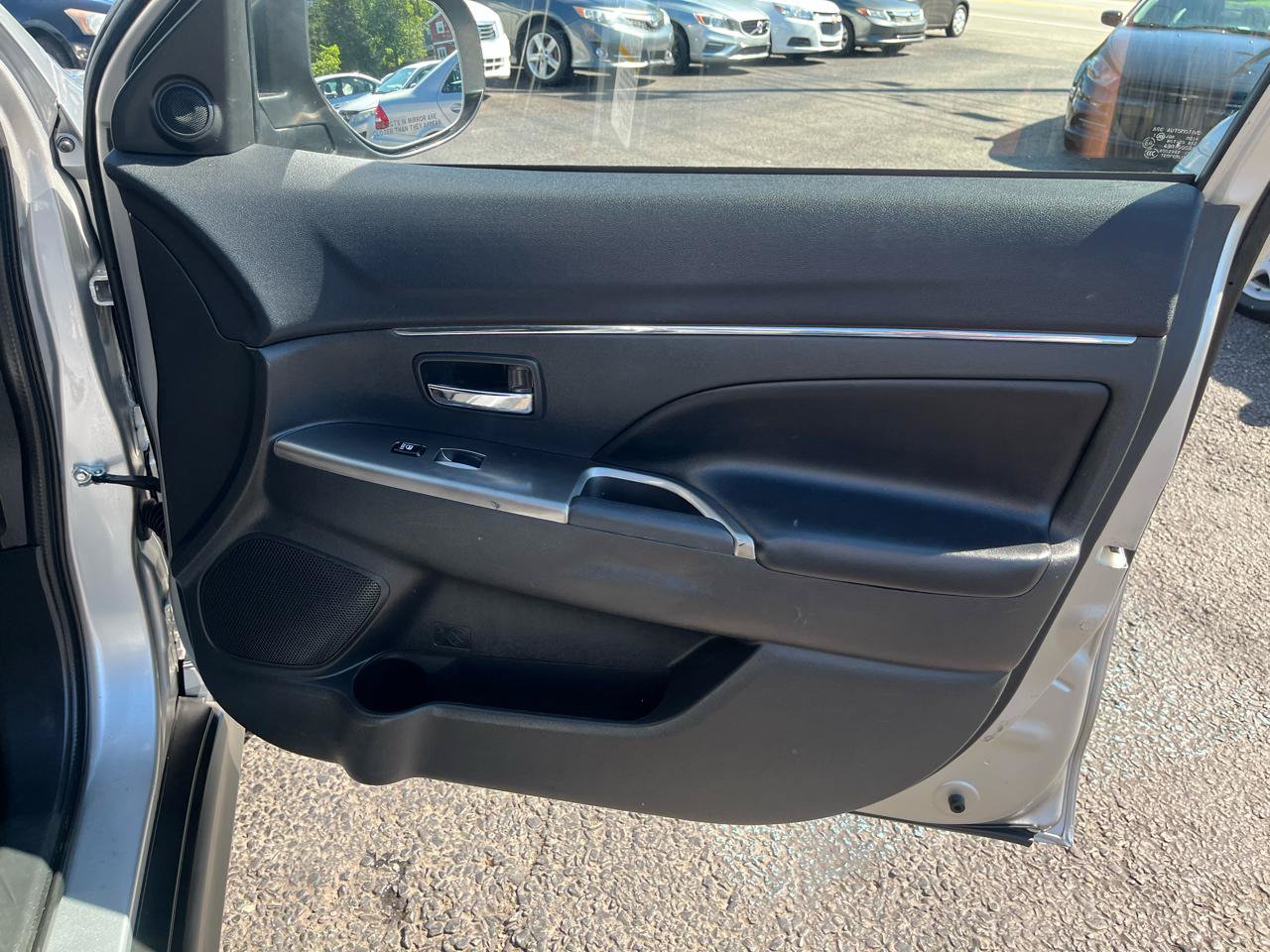 Used 2018 Mitsubishi Outlander Sport SE AWD/4WD image 30